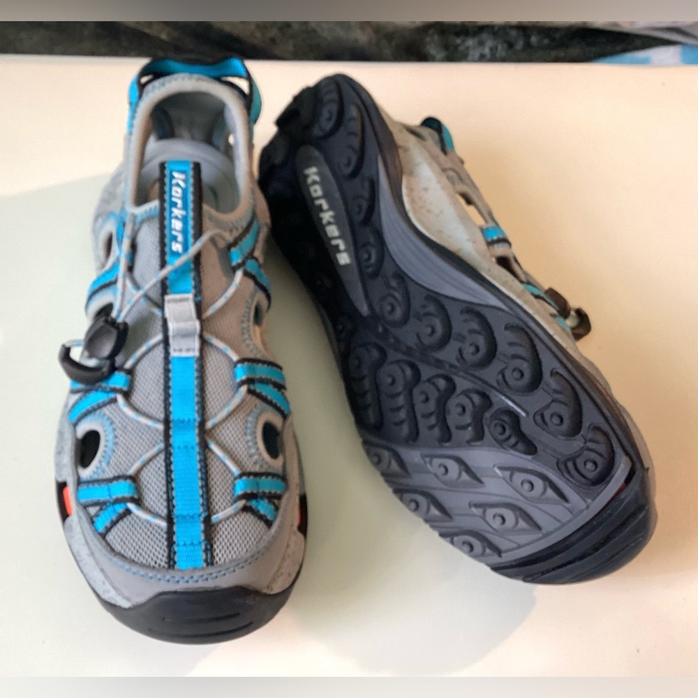NEW Korkers sandals hiking/traveling summer shoes. Size 6